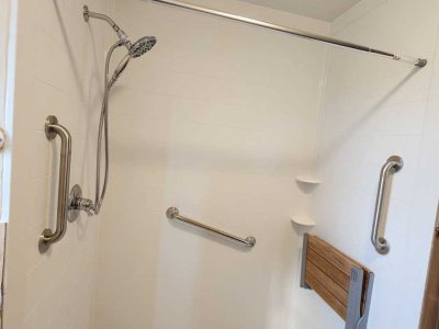 Accessible Bathtub Shower